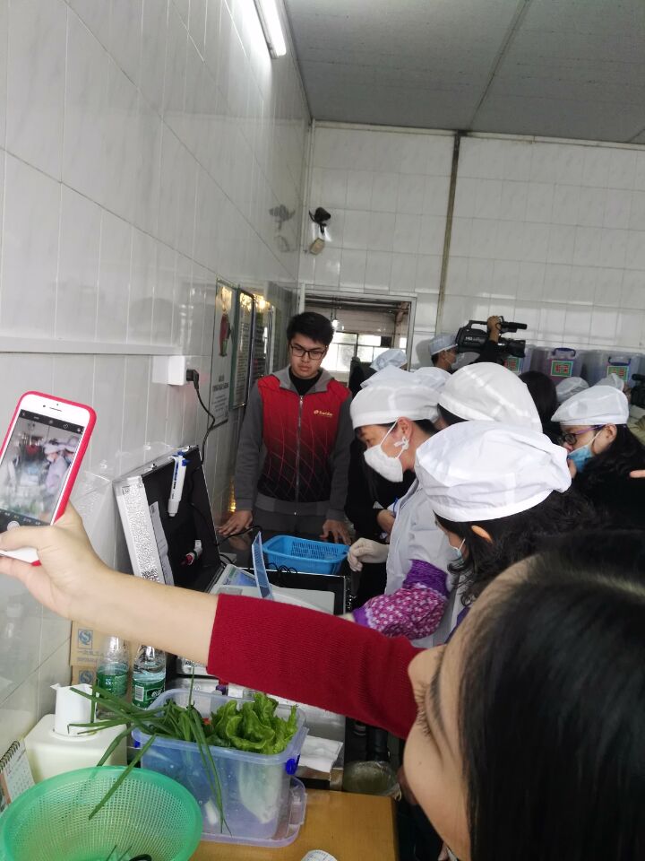 南海區食品藥品監督局獅山分局食用農產(chǎn)品快檢設備捐贈儀式在獅山舉